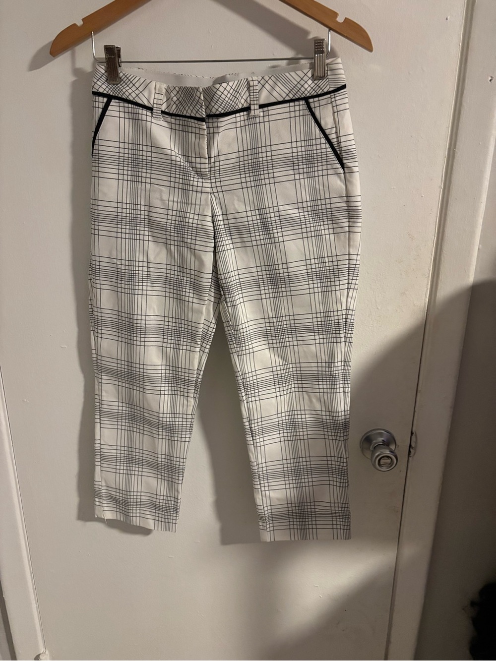 My Michelle Size 1/2 White Plaid Ankle Pants Black Trim Career Casual
(1127)